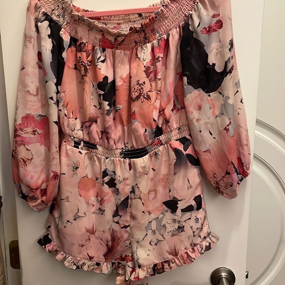 bebe floral romper size XS